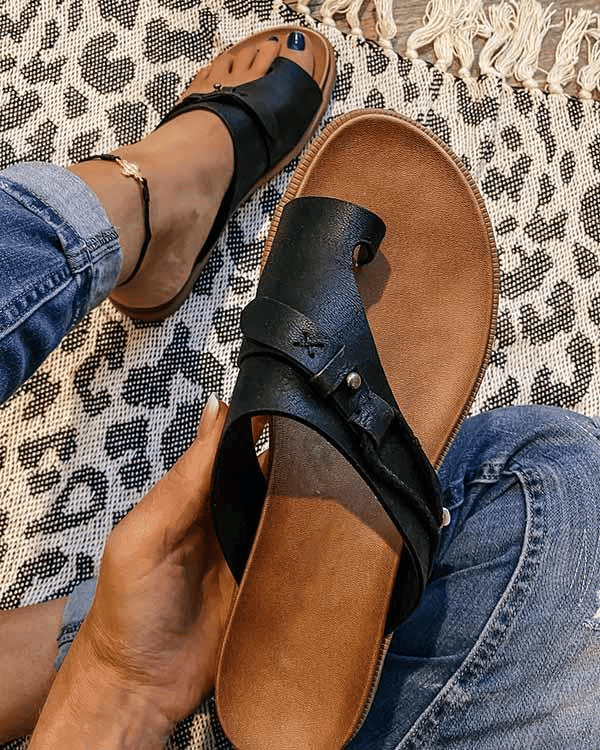 Lottie Women Toe Loop Flat Slide Sandals, colour: Black
