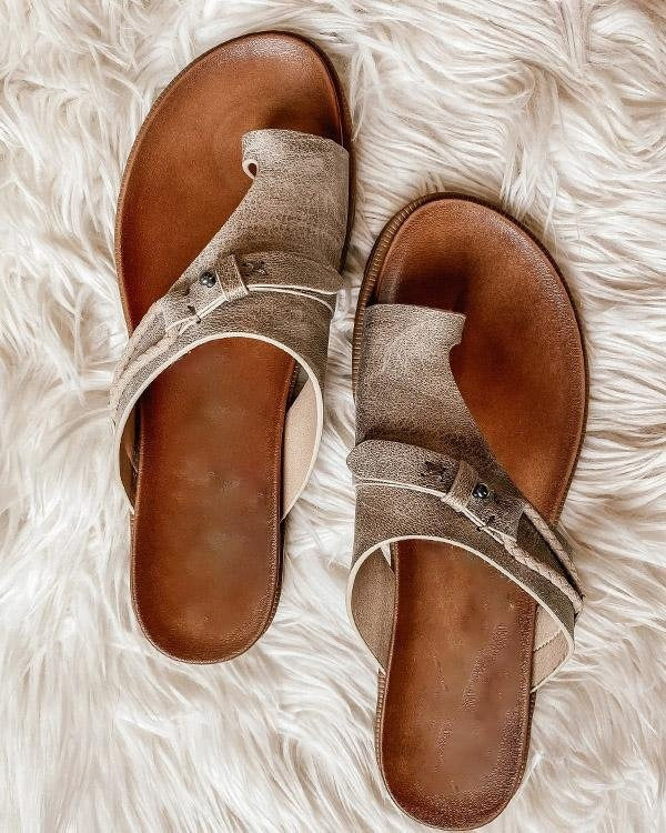 Lottie Women Toe Loop Flat Slide Sandals