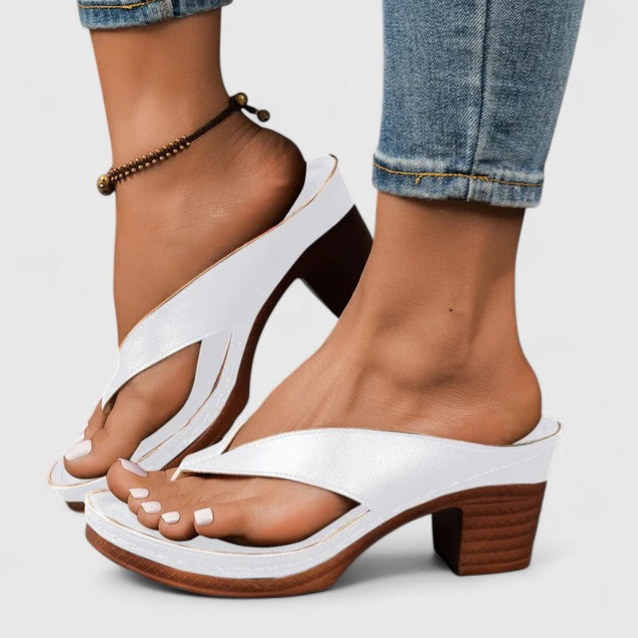 Maggie Women Toe Post Block Heel Sandals, colour: White