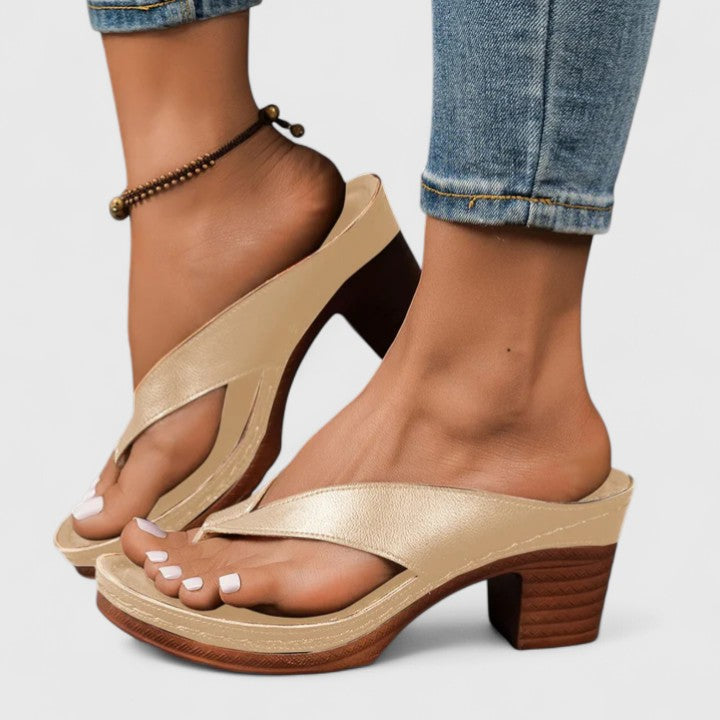 Maggie Women Toe Post Block Heel Sandals, colour: Gold
