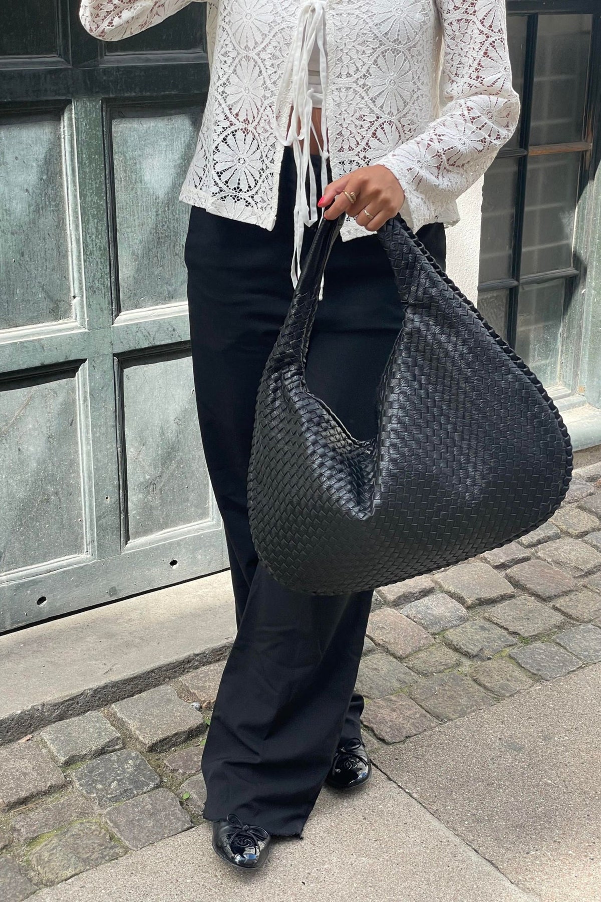 Pippa Women Woven Hobo Shoulder Bag, colour: Black