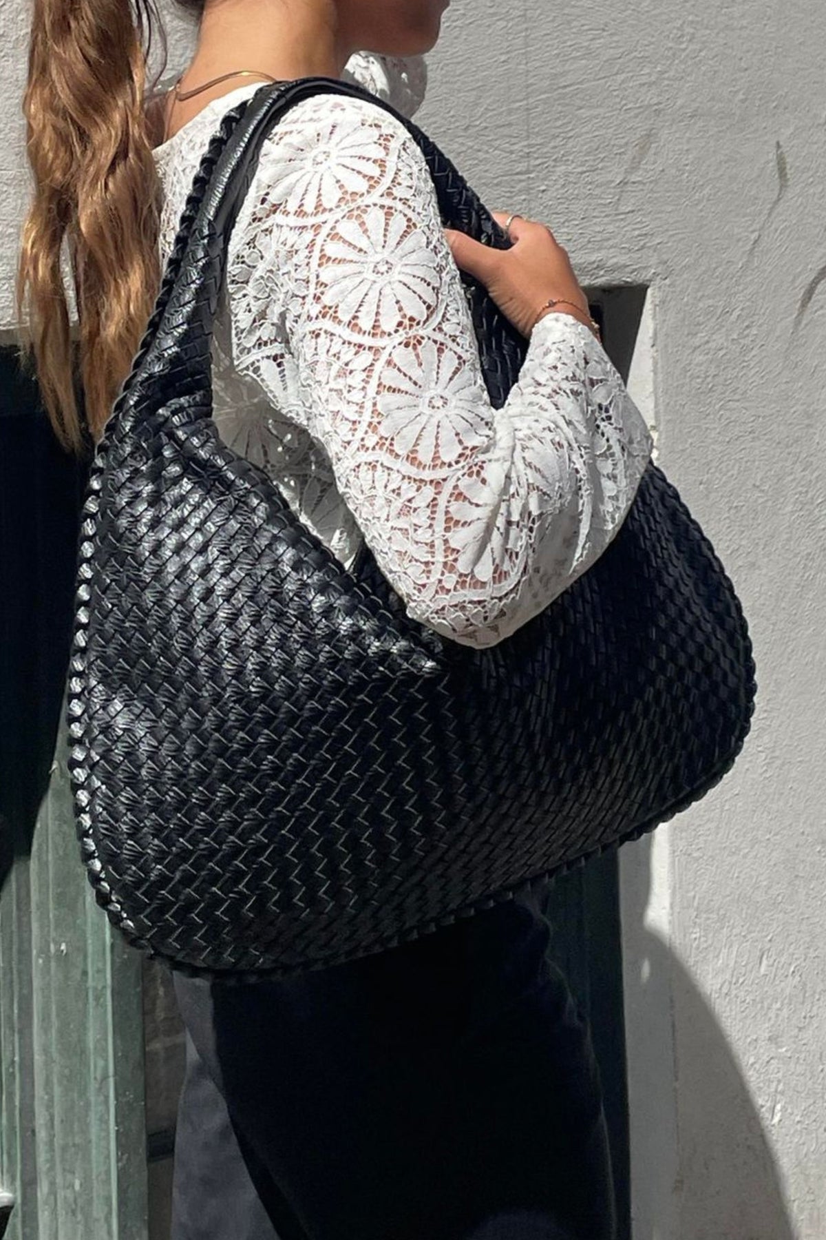 Pippa Women Woven Hobo Shoulder Bag, colour: Black