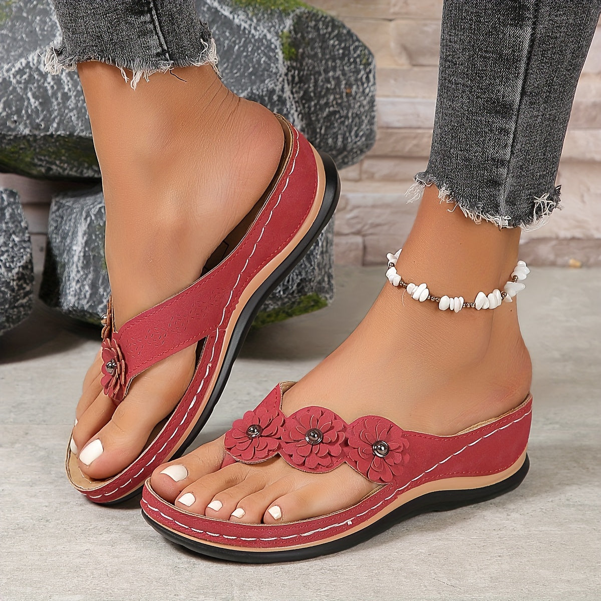 Willow Women Toe Post Wedge Sandals with Flower Detail, colour: Red