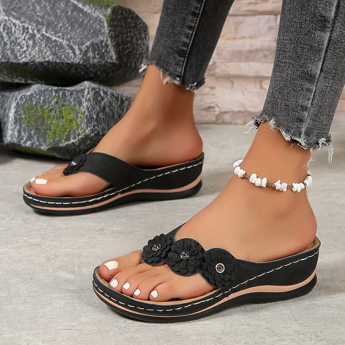 Willow Women Toe Post Wedge Sandals with Flower Detail, colour: Black